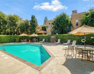 18730 Hatteras Street - Photo Thumbnail 29