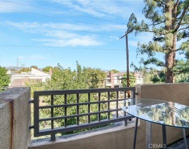 18730 Hatteras Street - Photo Thumbnail 10