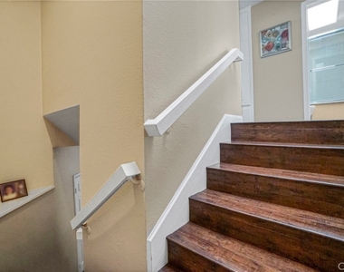 18730 Hatteras Street - Photo Thumbnail 4