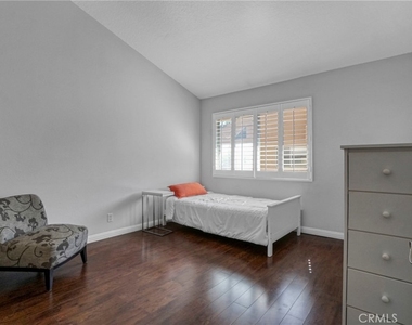 18730 Hatteras Street - Photo Thumbnail 28