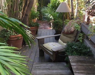 1309 Warnall Avenue - Photo Thumbnail 4