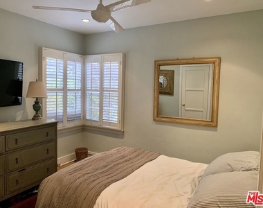 1309 Warnall Avenue - Photo Thumbnail 11