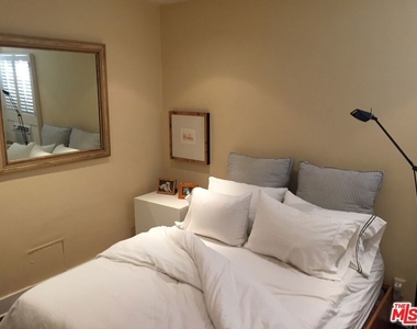 1309 Warnall Avenue - Photo Thumbnail 10