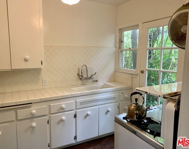 1309 Warnall Avenue - Photo Thumbnail 9