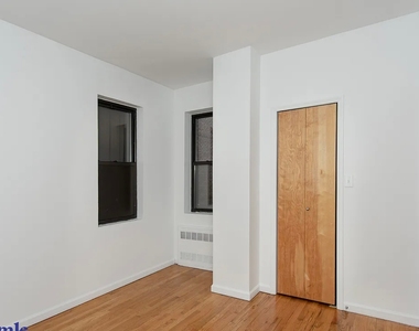 East 84th Street - Photo Thumbnail 3