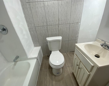 6 Tracy St Apt 2 - Photo Thumbnail 5