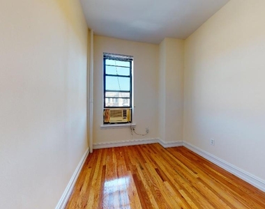 East 19th Street - Photo Thumbnail 5