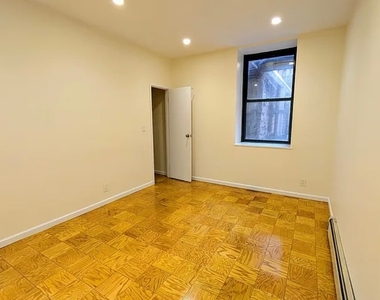 East 78th Street - Photo Thumbnail 5