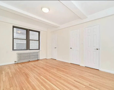 850 Amsterdam Avenue - Photo Thumbnail 3