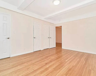 850 Amsterdam Avenue - Photo Thumbnail 1