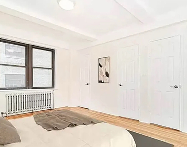 850 Amsterdam Avenue - Photo Thumbnail 7