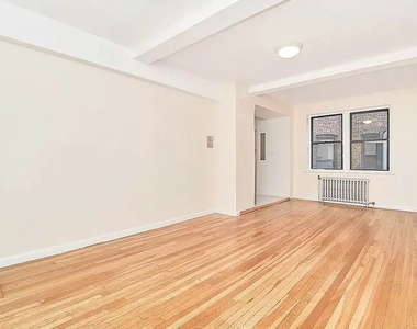 850 Amsterdam Avenue - Photo Thumbnail 2