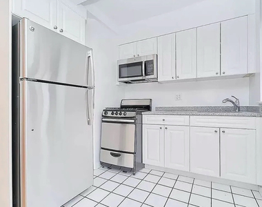 850 Amsterdam Avenue - Photo Thumbnail 5
