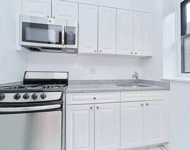 850 Amsterdam Avenue - Photo Thumbnail 4