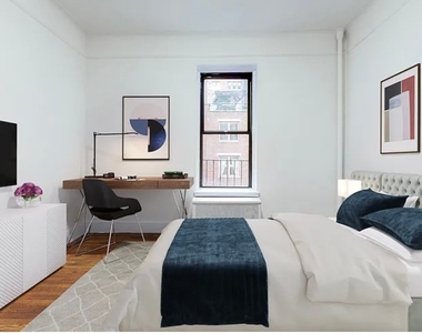 East 81 Street - Photo Thumbnail 1