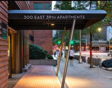 East 39th Street - Photo Thumbnail 19