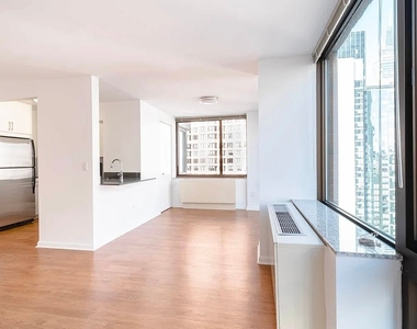 East 39th Street - Photo Thumbnail 5
