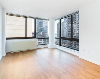 East 39th Street - Photo Thumbnail 14