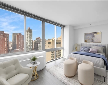 East 92nd Street - Photo Thumbnail 7