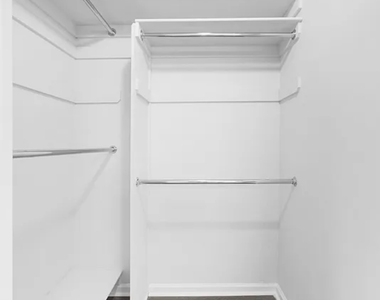 East 92nd Street - Photo Thumbnail 10