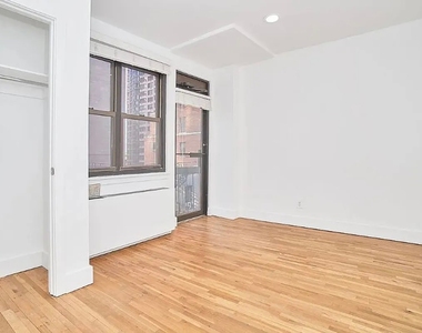 East 37th Street - Photo Thumbnail 4