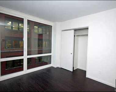 East 44th Street - Photo Thumbnail 1