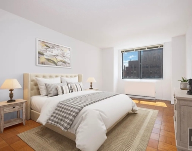 East 52nd Street - Photo Thumbnail 2