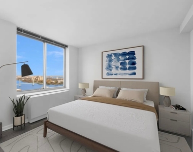 East 92 Street - Photo Thumbnail 12