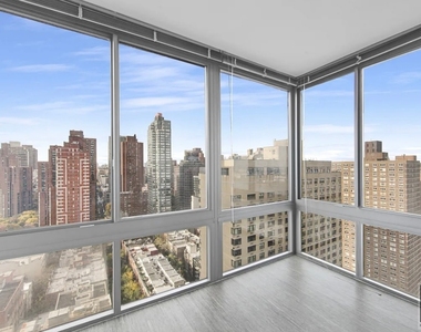 East 92 Street - Photo Thumbnail 4