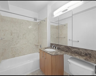 East 92 Street - Photo Thumbnail 11