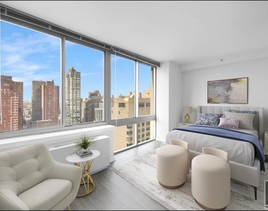 East 92 Street - Photo Thumbnail 7