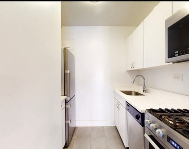 East 35 Street - Photo Thumbnail 5