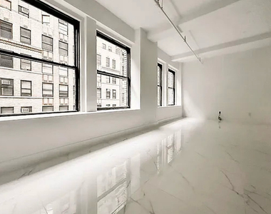 248 West 35th Street - Photo Thumbnail 3