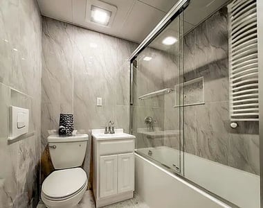 248 West 35th Street - Photo Thumbnail 5