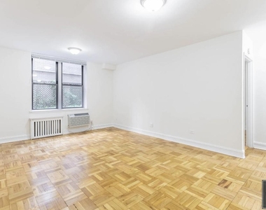 151 West 16th Street - Photo Thumbnail 0