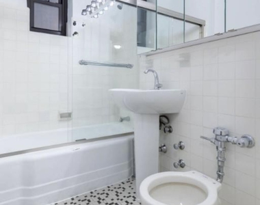 151 West 16th Street - Photo Thumbnail 6