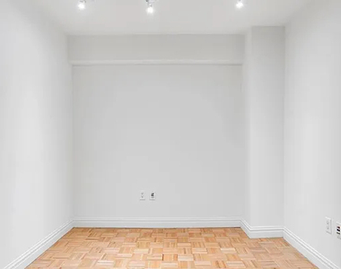 1500 Lexington Ave. - Photo Thumbnail 3