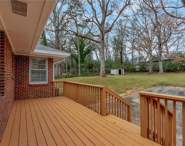 2032 Garden Circle - Photo Thumbnail 4
