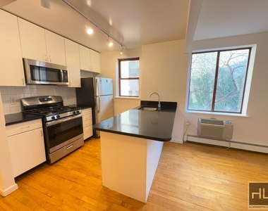 East 7th Street - Photo Thumbnail 0
