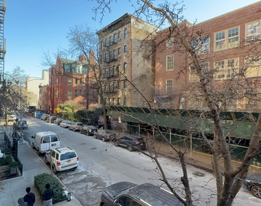 East 7th Street - Photo Thumbnail 13