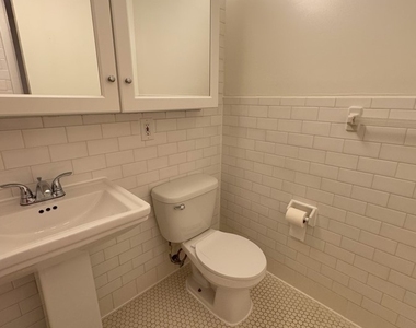 East 7th Street - Photo Thumbnail 12