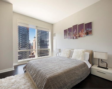 230 W 56th St - Photo Thumbnail 6