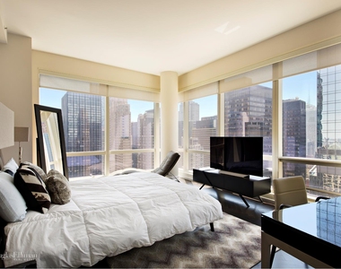 230 W 56th St - Photo Thumbnail 4