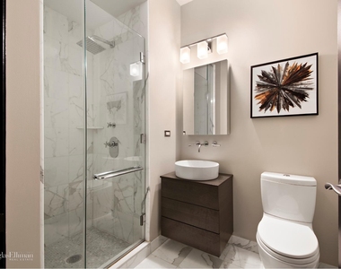 230 W 56th St - Photo Thumbnail 7