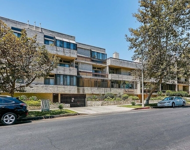 729 S Hobart Boulevard - Photo Thumbnail 33
