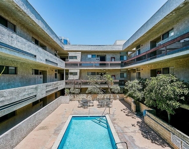 729 S Hobart Boulevard - Photo Thumbnail 29
