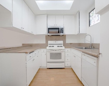 729 S Hobart Boulevard - Photo Thumbnail 12