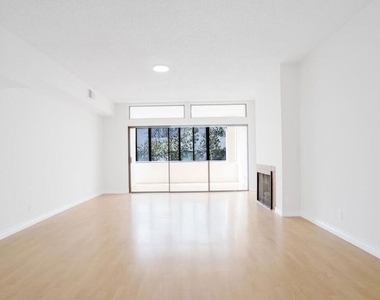 729 S Hobart Boulevard - Photo Thumbnail 6