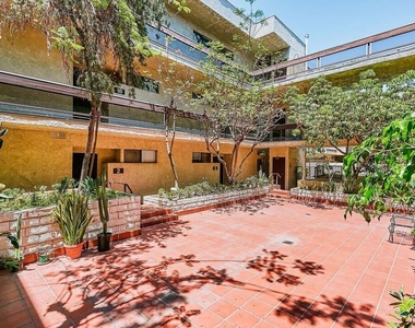 729 S Hobart Boulevard - Photo Thumbnail 26
