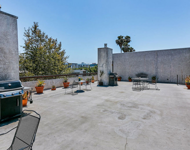 729 S Hobart Boulevard - Photo Thumbnail 31
